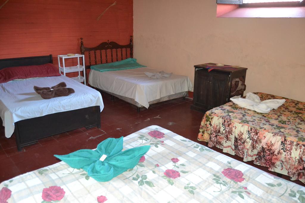 Hostal Morenos Antigua Extérieur photo